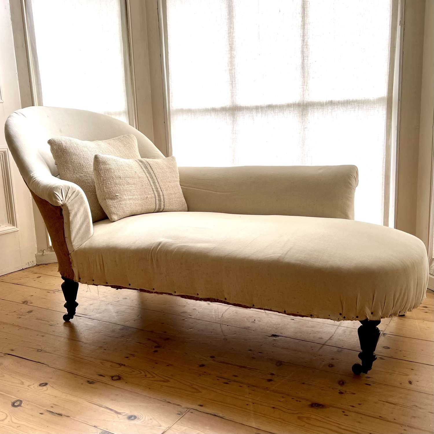 Antique French chaise longue