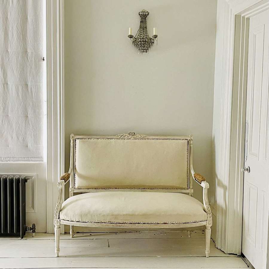 Late 19th century French Louis XVI sofa chaise